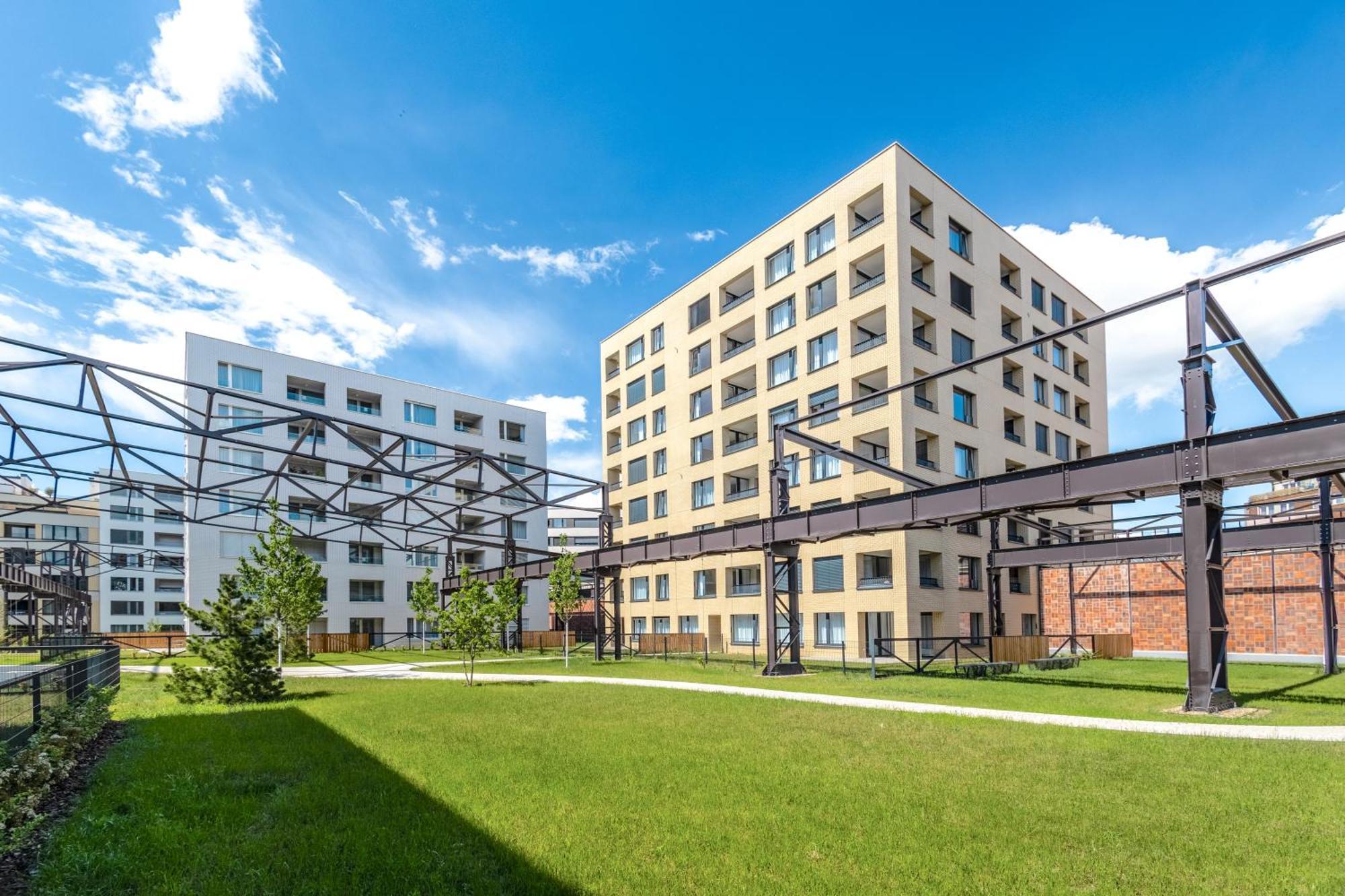 Bright 2Br - 7Th Floor, Balcony, Free Parking By Gravity Prague Apartment Exterior photo