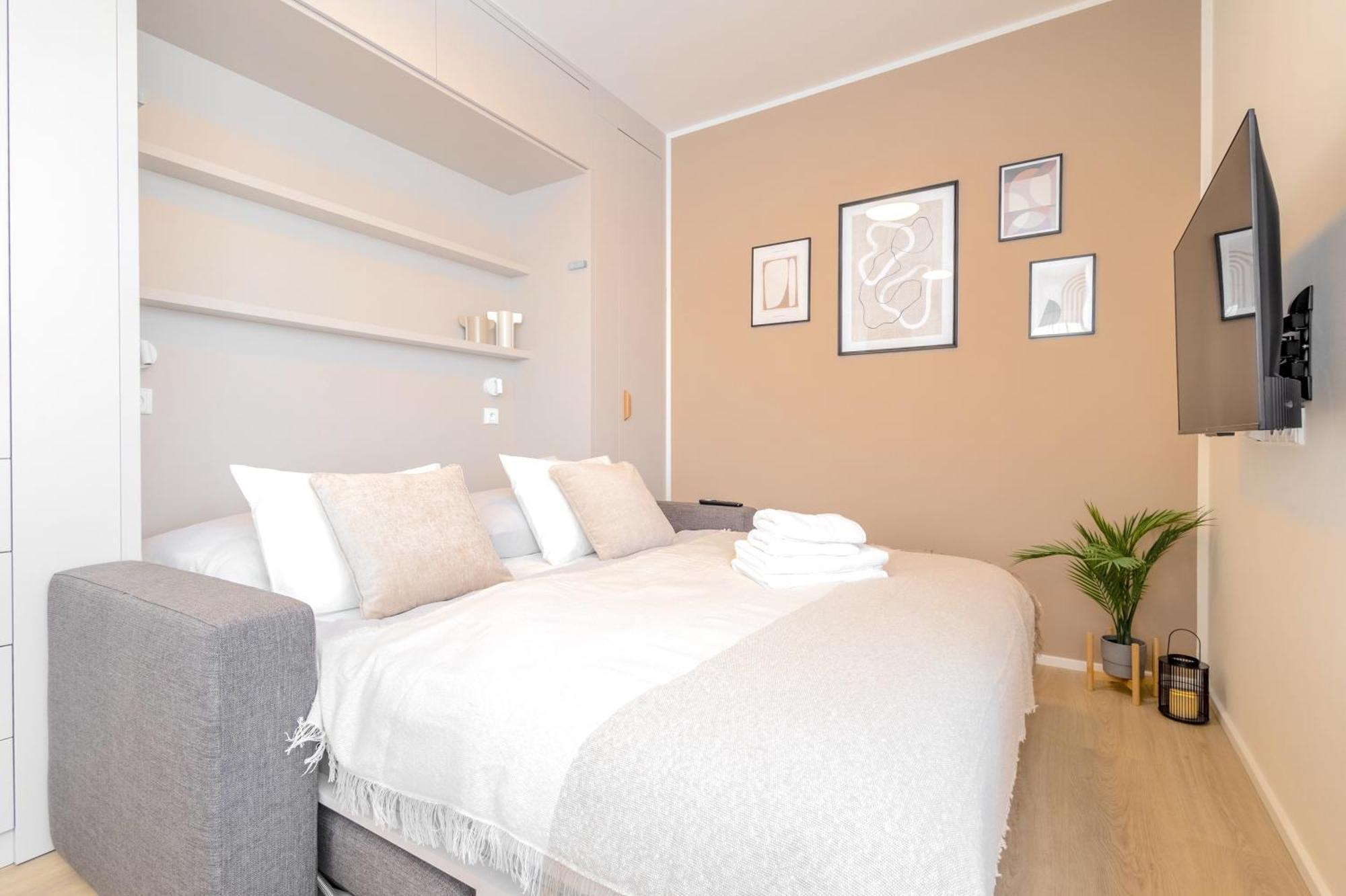 Bright 2Br - 7Th Floor, Balcony, Free Parking By Gravity Prague Apartment Exterior photo