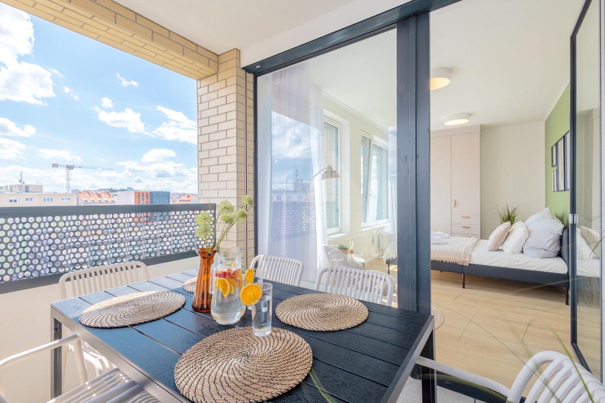 Bright 2Br - 7Th Floor, Balcony, Free Parking By Gravity Prague Apartment Exterior photo