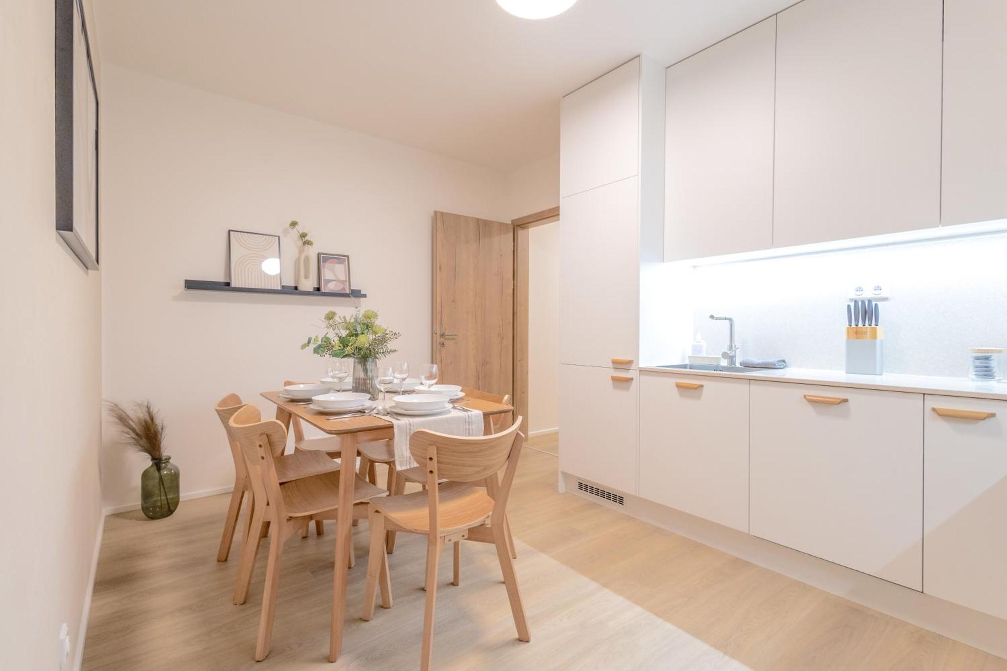 Bright 2Br - 7Th Floor, Balcony, Free Parking By Gravity Prague Apartment Exterior photo