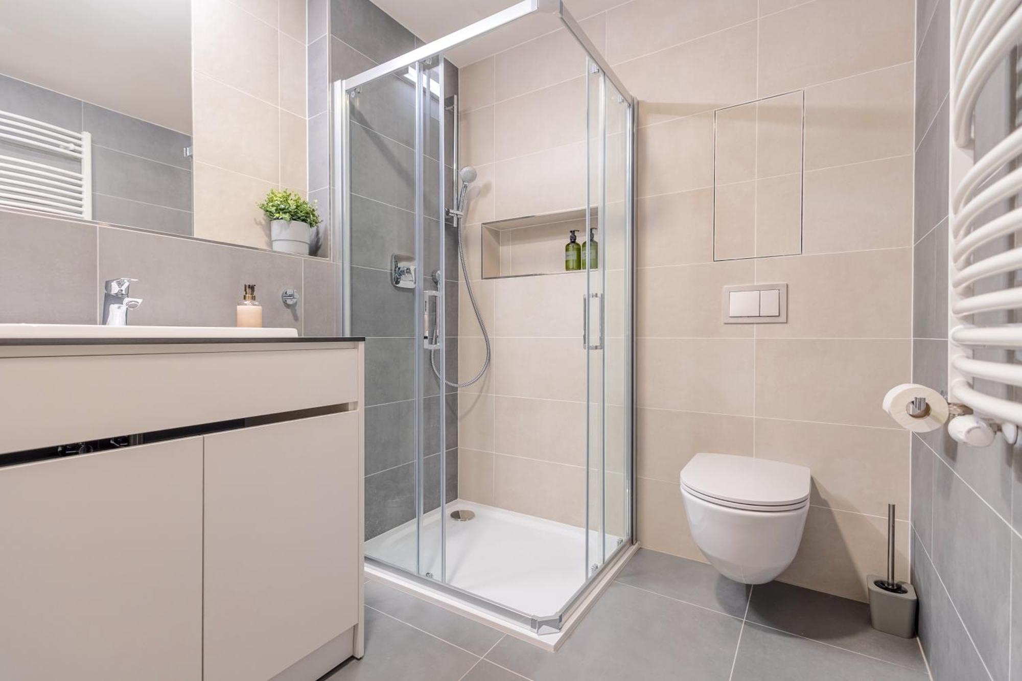 Bright 2Br - 7Th Floor, Balcony, Free Parking By Gravity Prague Apartment Exterior photo
