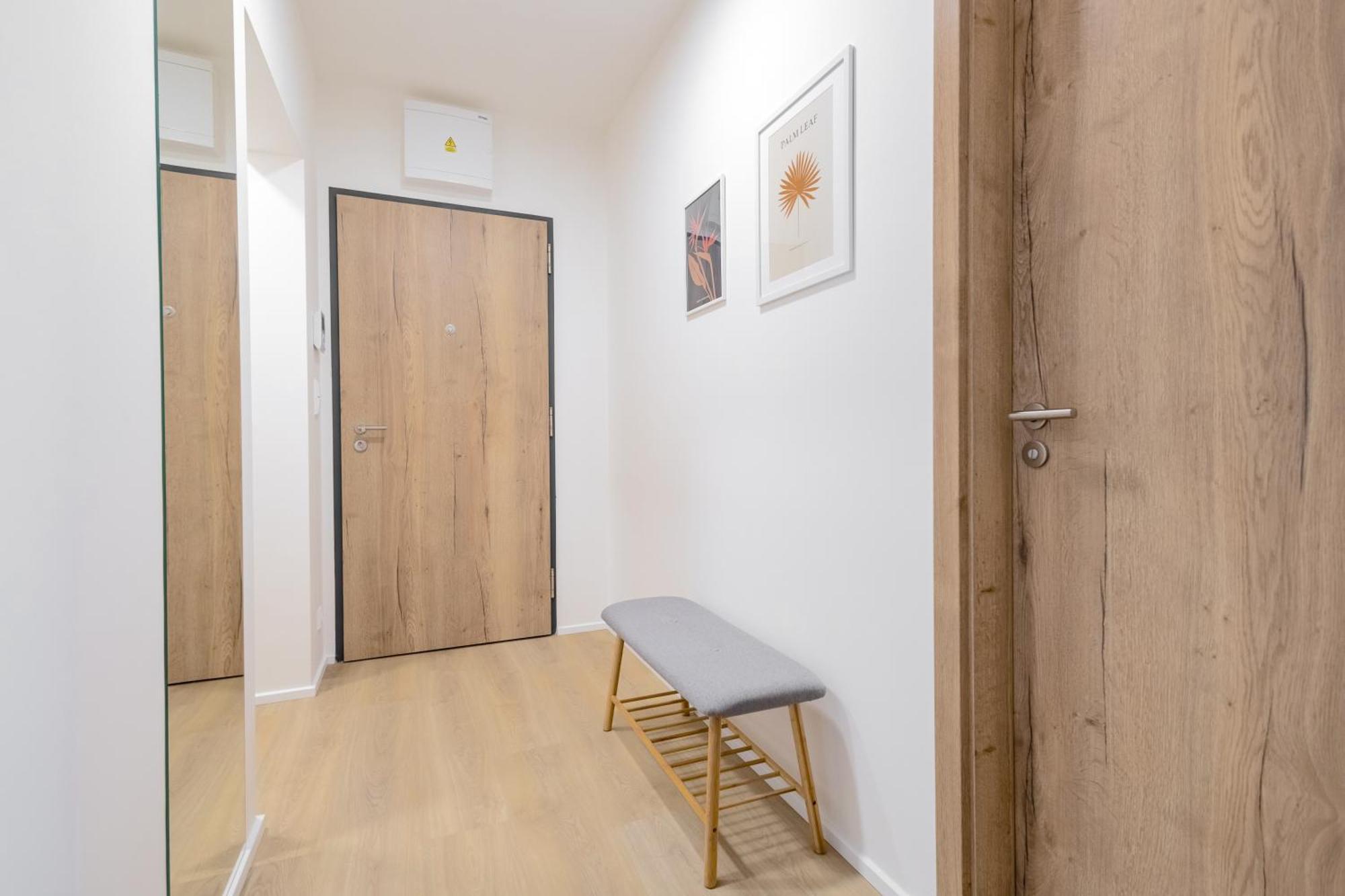 Bright 2Br - 7Th Floor, Balcony, Free Parking By Gravity Prague Apartment Exterior photo
