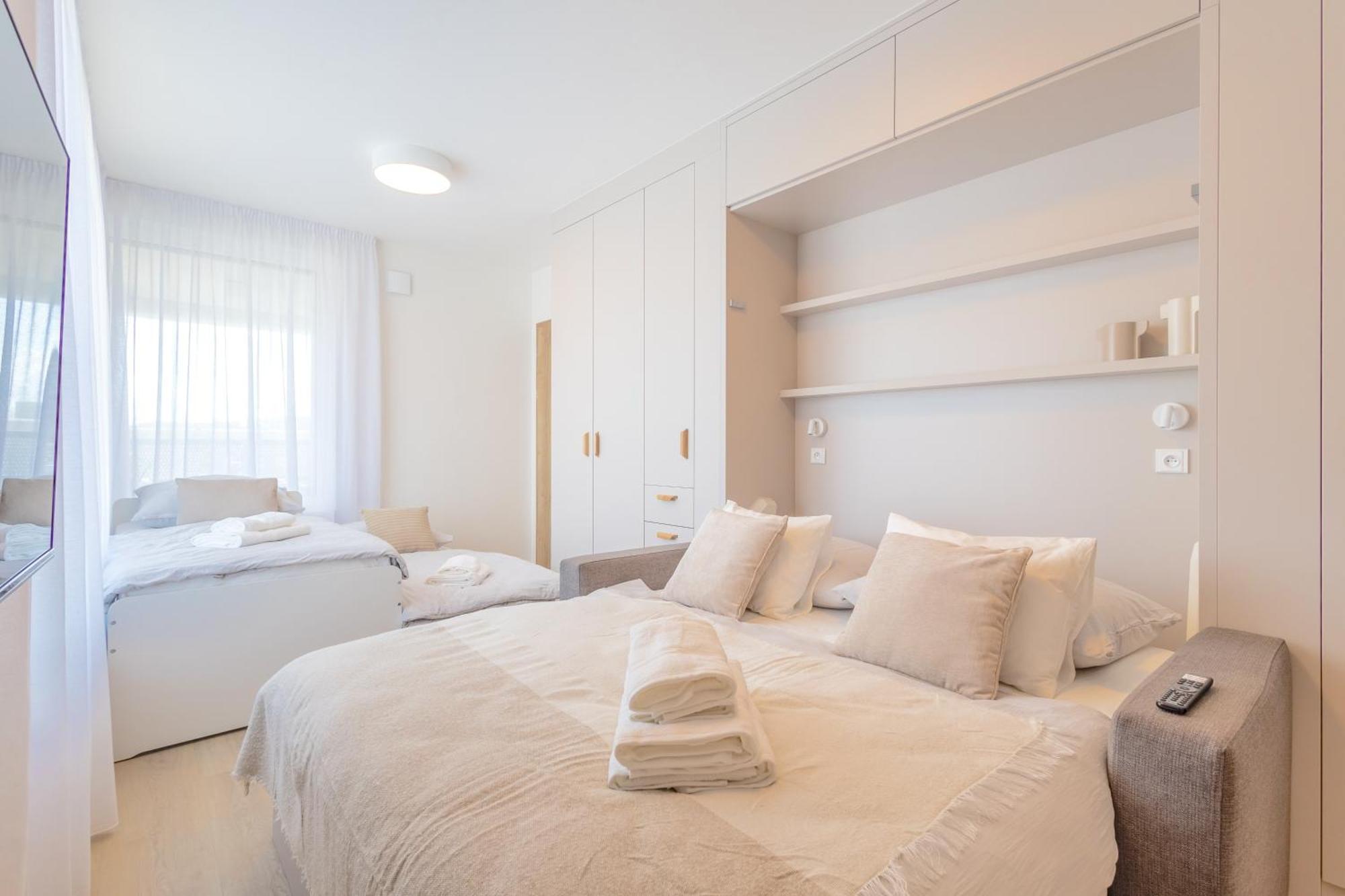 Bright 2Br - 7Th Floor, Balcony, Free Parking By Gravity Prague Apartment Exterior photo