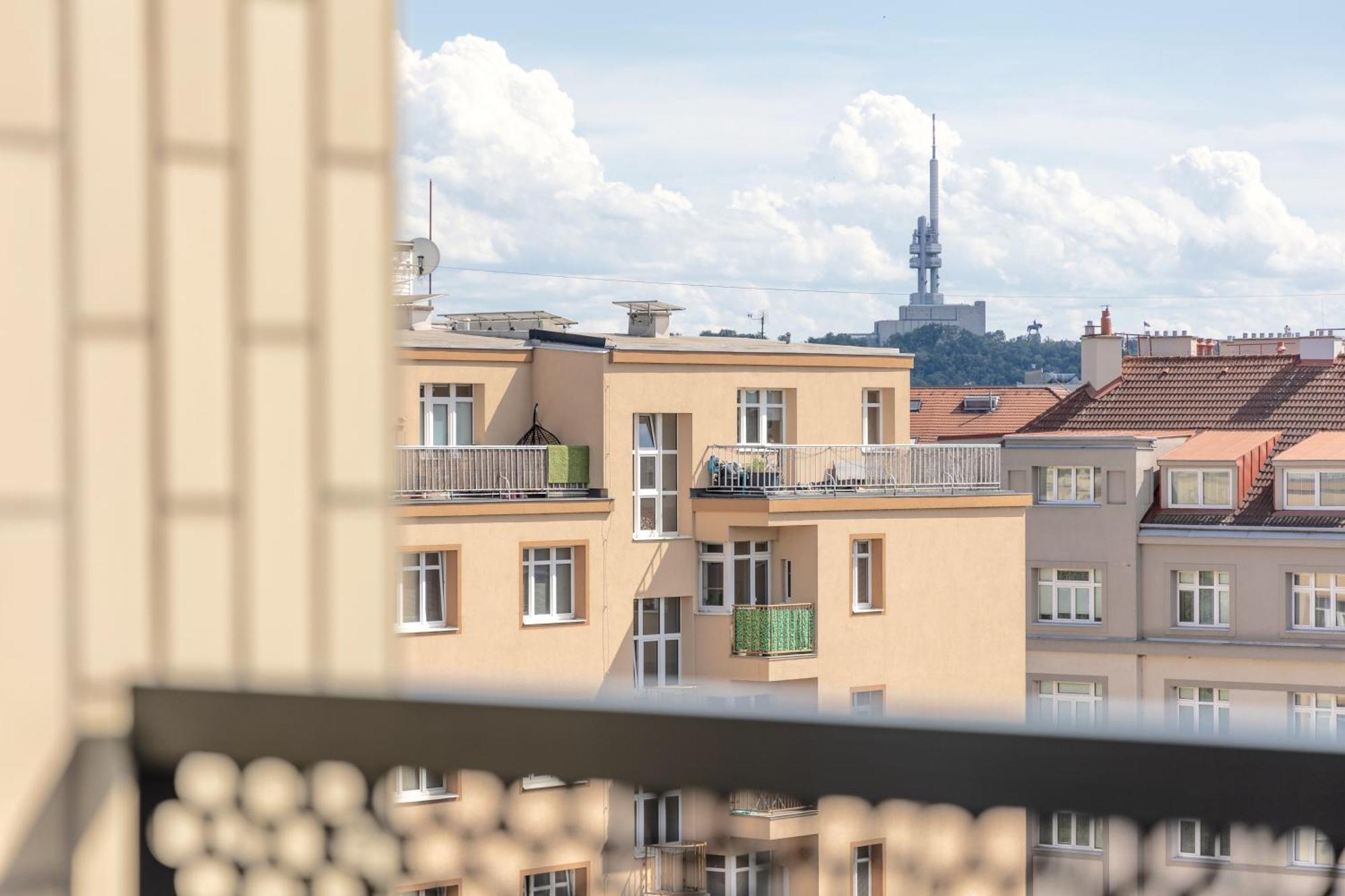 Bright 2Br - 7Th Floor, Balcony, Free Parking By Gravity Prague Apartment Exterior photo