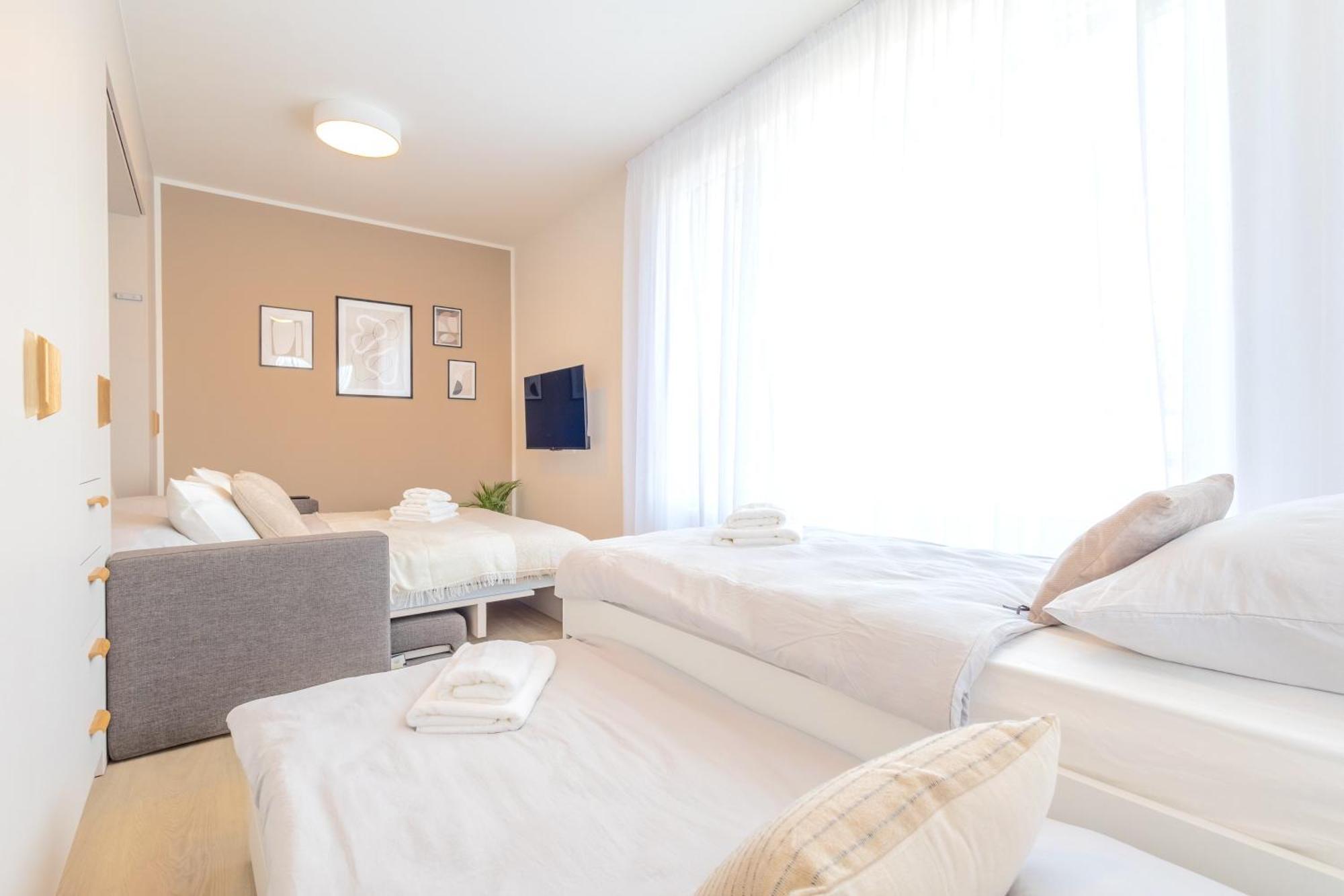 Bright 2Br - 7Th Floor, Balcony, Free Parking By Gravity Prague Apartment Exterior photo