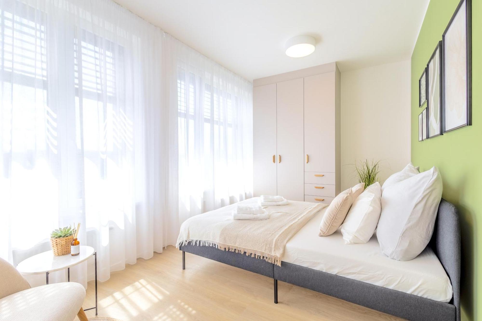 Bright 2Br - 7Th Floor, Balcony, Free Parking By Gravity Prague Apartment Exterior photo